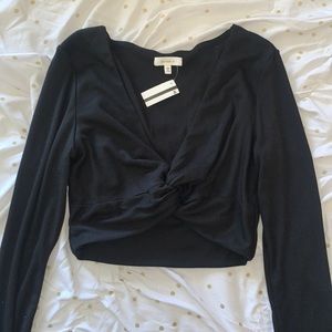 Black long sleeve crop top